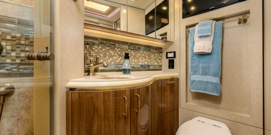 luxury-rv-marathon-coach-1288-009