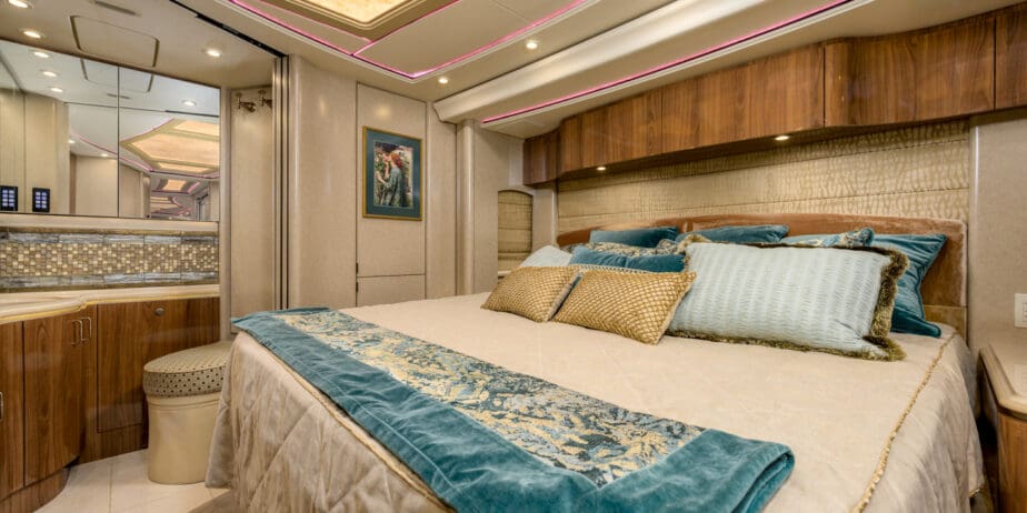 luxury-rv-marathon-coach-1288-013