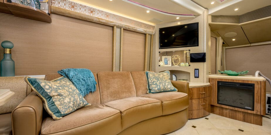luxury-rv-marathon-coach-1288-022