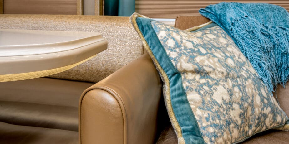 luxury-rv-marathon-coach-1288-027