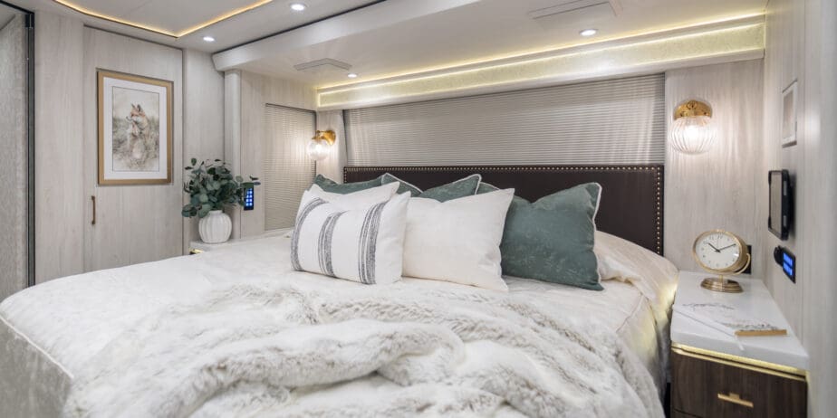 luxury-rv-marathon-coach-1408-016