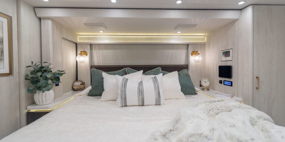 luxury-rv-marathon-coach-1408-017