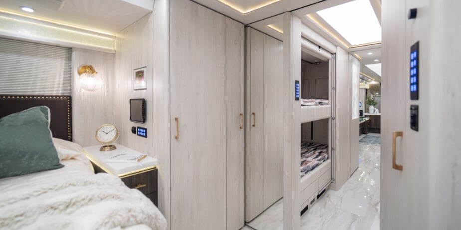 luxury-rv-marathon-coach-1408-022