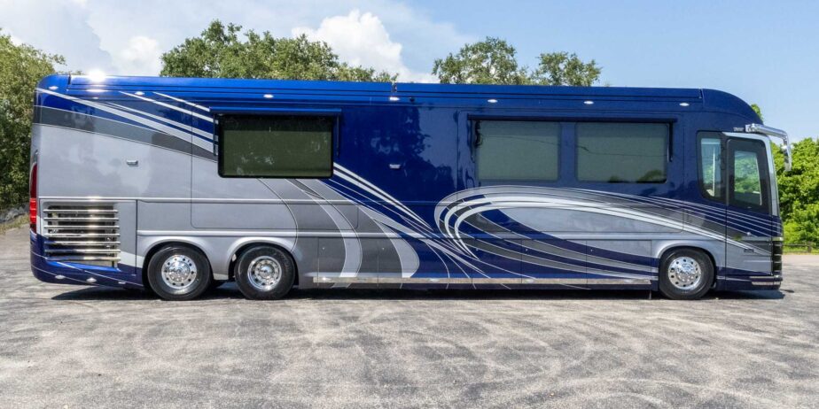 2024-Newell-P50-Exterior-SM-03