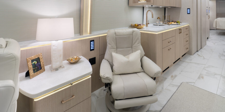 luxury-rv-marathon-coach-1406-002