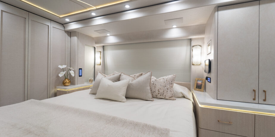 luxury-rv-marathon-coach-1406-012