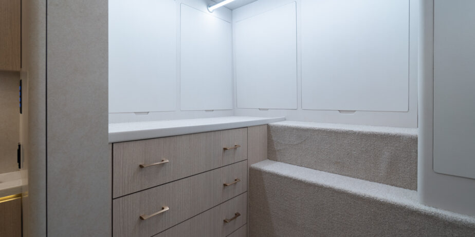 luxury-rv-marathon-coach-1406-016