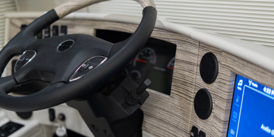 luxury-rv-marathon-coach-1406-033