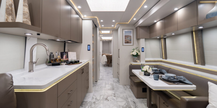 luxury-rv-marathon-coach-1412-004