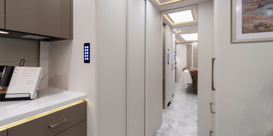 luxury-rv-marathon-coach-1412-008