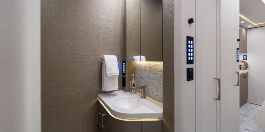 luxury-rv-marathon-coach-1412-010