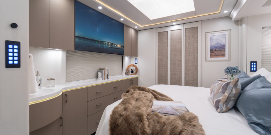 luxury-rv-marathon-coach-1412-016