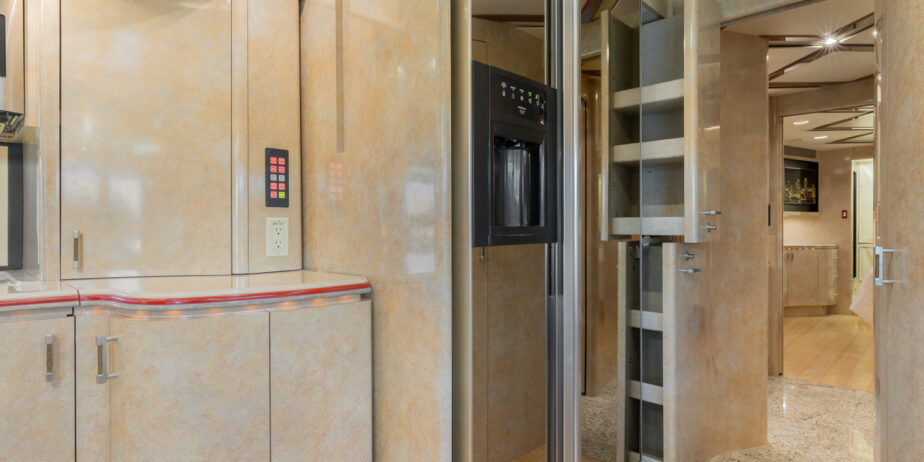 luxury-rv-marathon-coach-1154-009