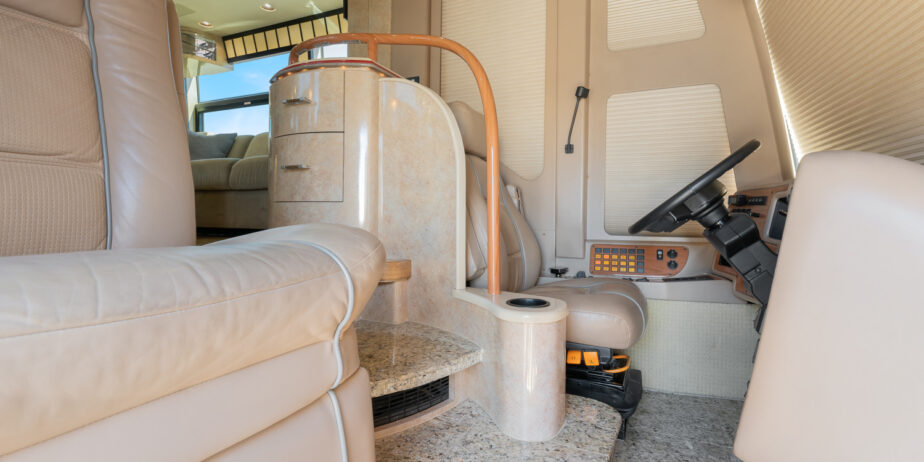 luxury-rv-marathon-coach-1154-032