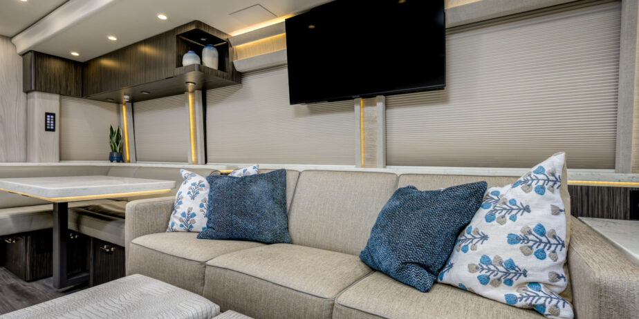 luxury-rv-marathon-coach-1339-004