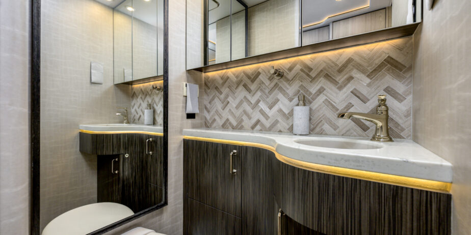 luxury-rv-marathon-coach-1339-010