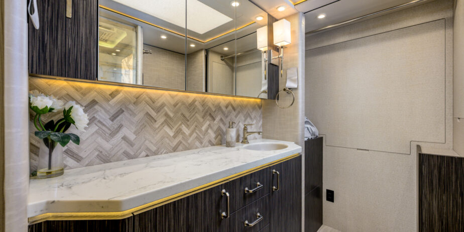 luxury-rv-marathon-coach-1339-013