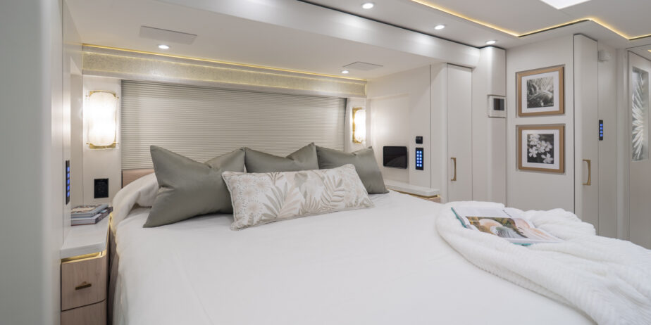 luxury-rv-marathon-coach-1415-016