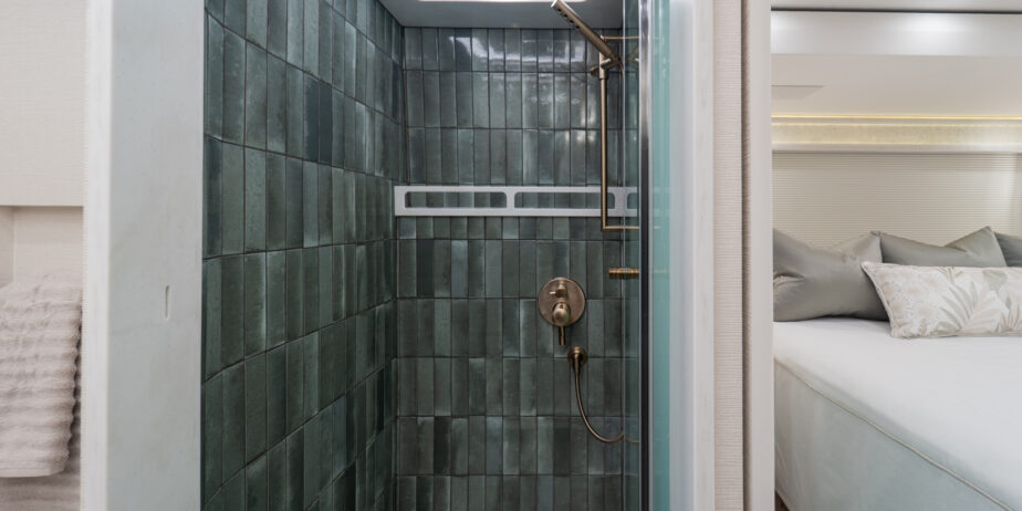 luxury-rv-marathon-coach-1415-019