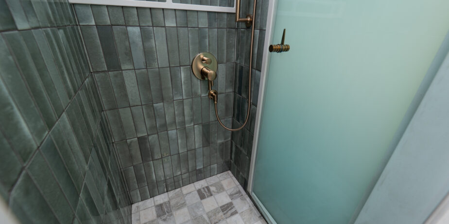 luxury-rv-marathon-coach-1415-020