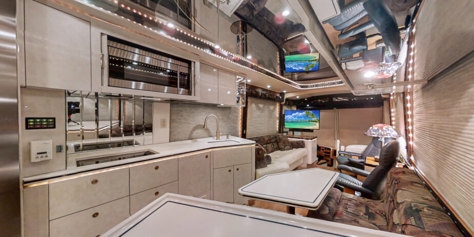 2000-Featherlite-H3-45-11