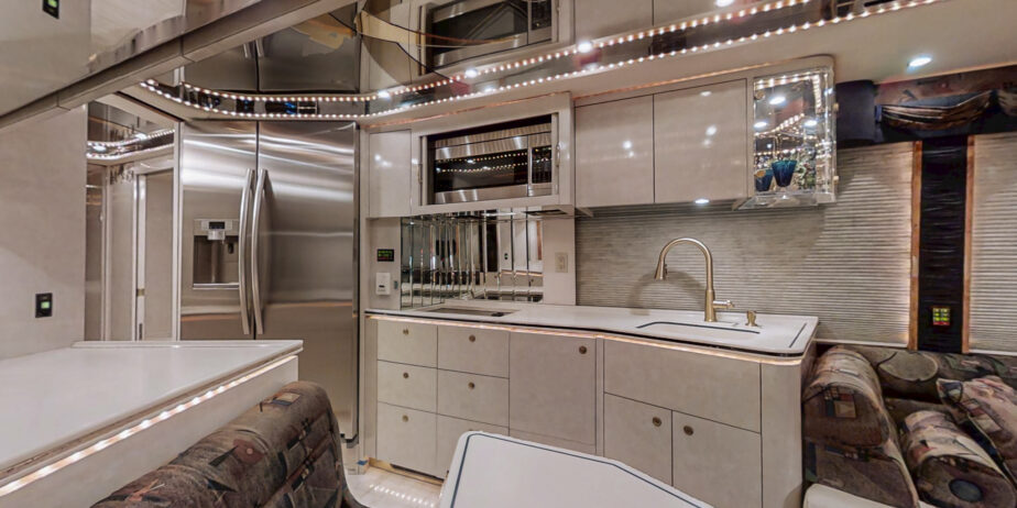 2000-Featherlite-H3-45-12