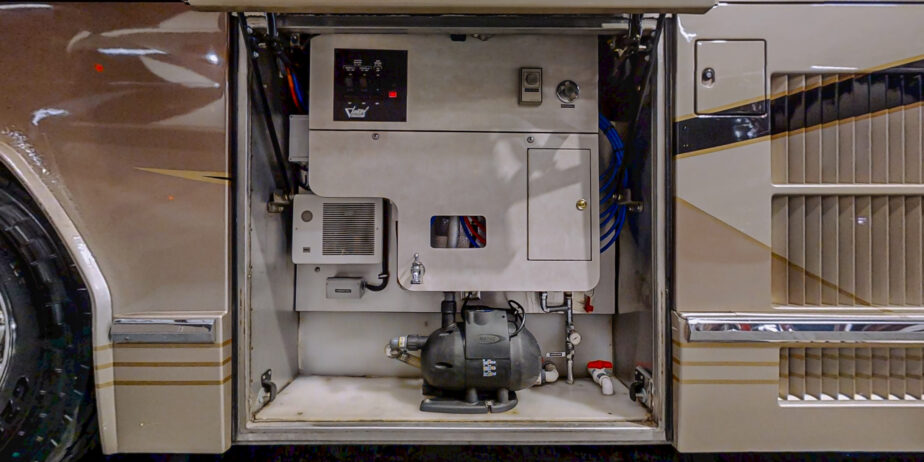 2000-Featherlite-H3-45-42