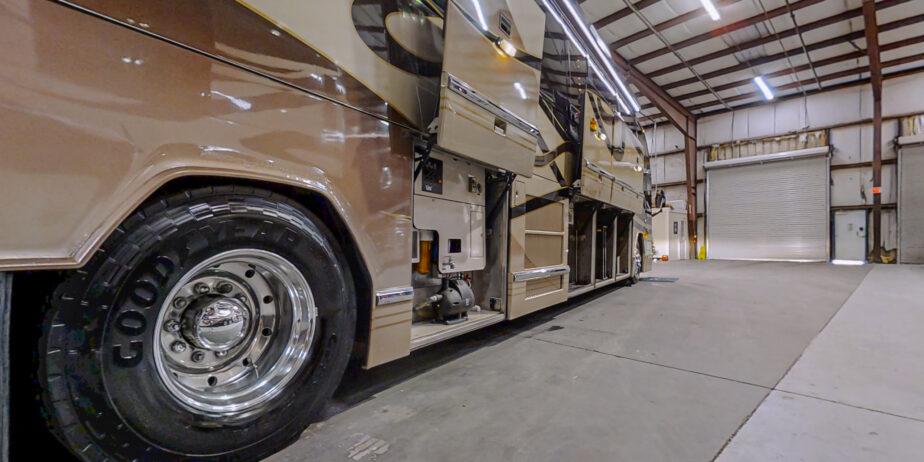 2000-Featherlite-H3-45-43