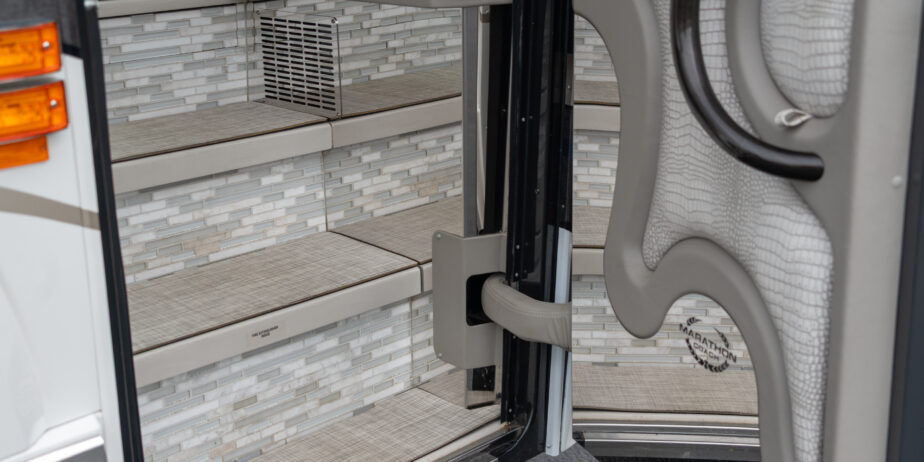 luxury-rv-marathon-coach-1341-077