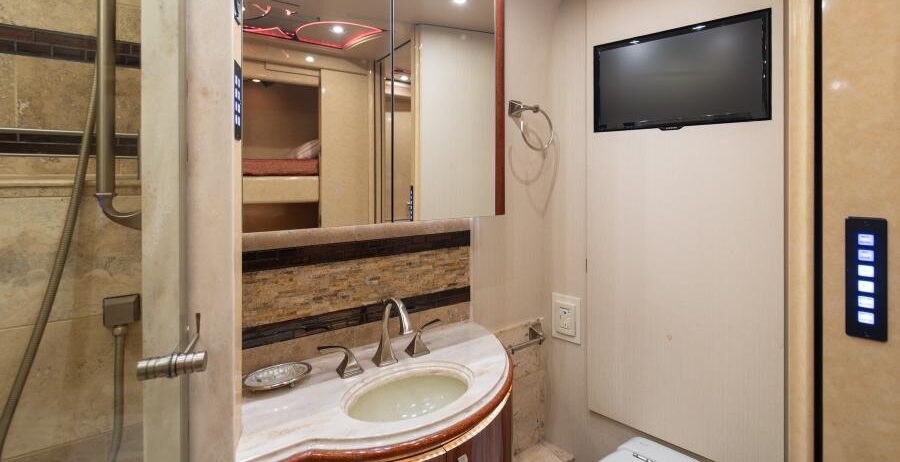 luxury-rv-marathon-coach-1225-008