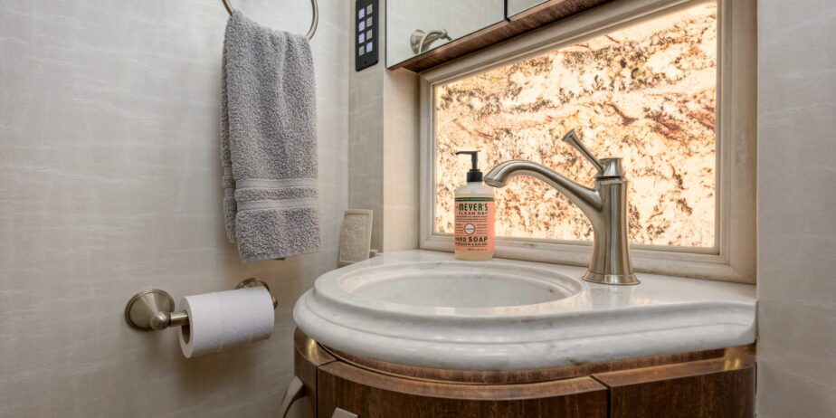 luxury-rv-marathon-coach-1334-009