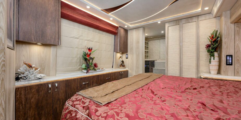 luxury-rv-marathon-coach-1334-010