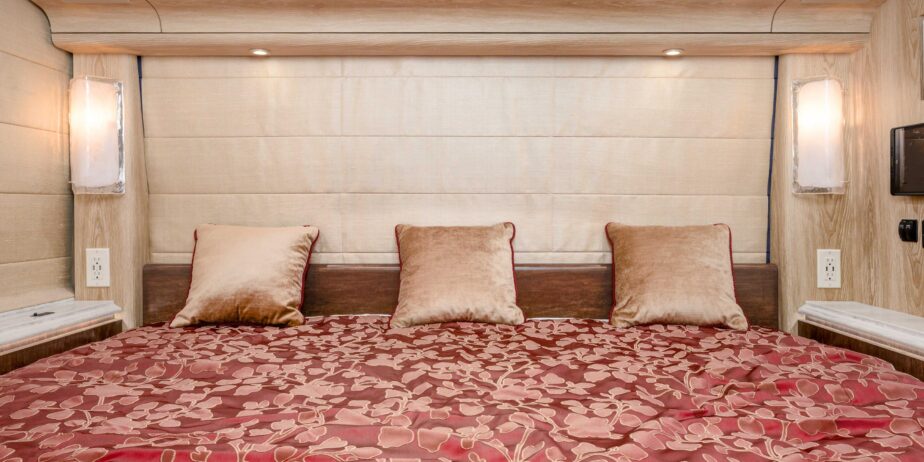 luxury-rv-marathon-coach-1334-011