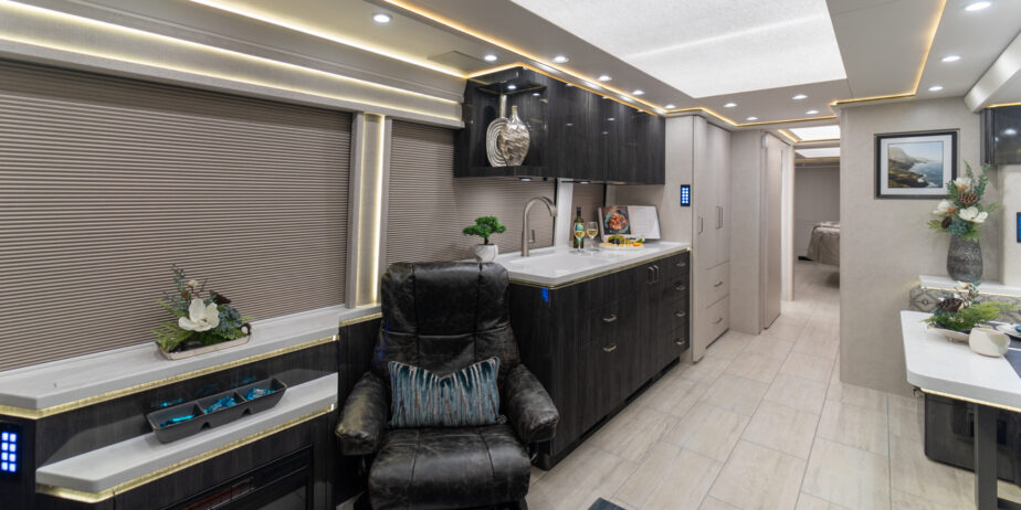 luxury-rv-marathon-coach-1401-006