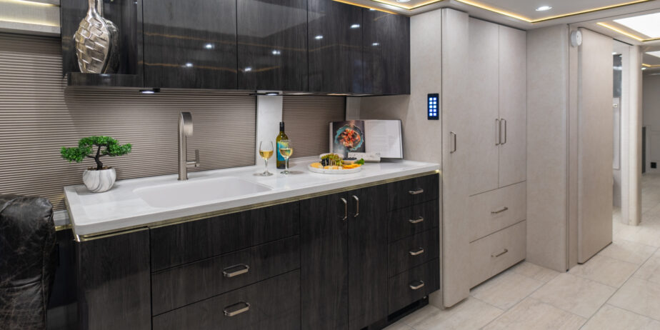 luxury-rv-marathon-coach-1401-010