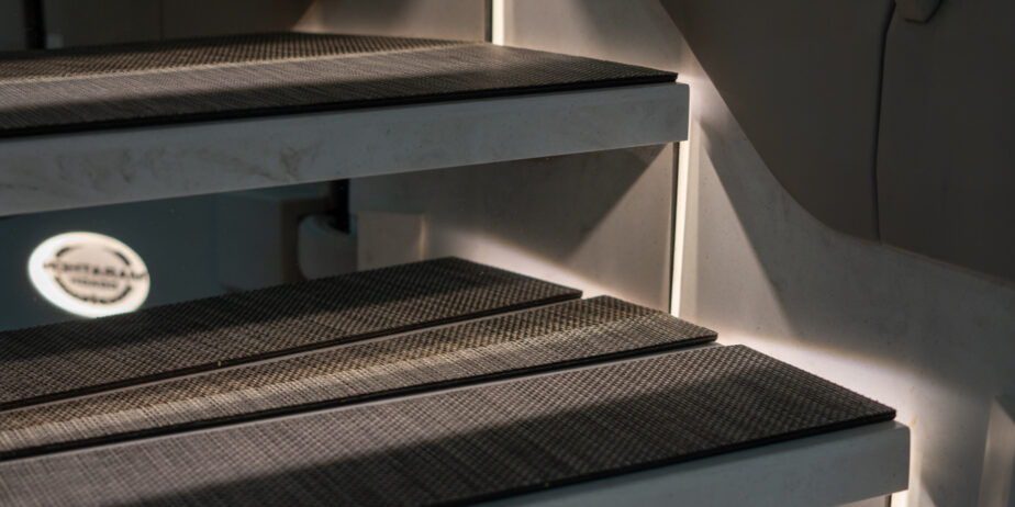 luxury-rv-marathon-coach-1401-030