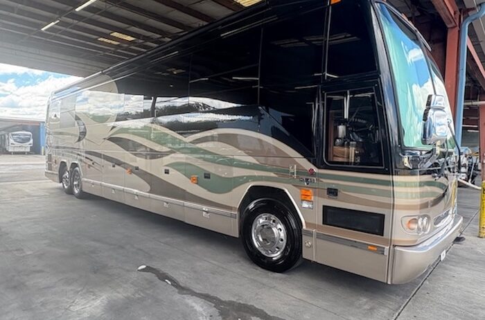 2008prevostparliamenth_mitchell102425-05