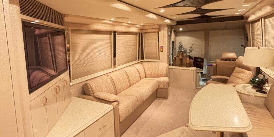 852606MrthXL-5-of-12