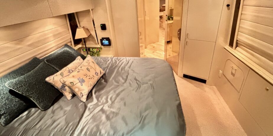 852606MrthXL-9-of-12