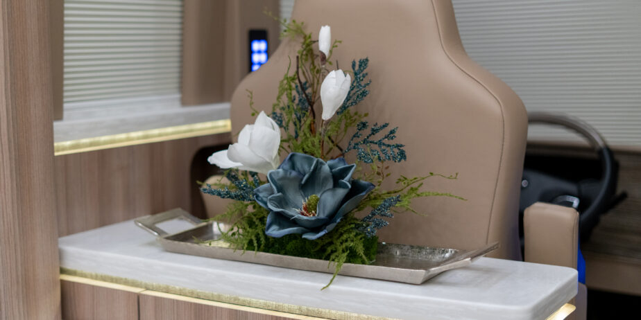 luxury-rv-marathon-coach-1421-31