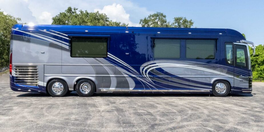 2024-Newell-P50-Exterior-SM-03