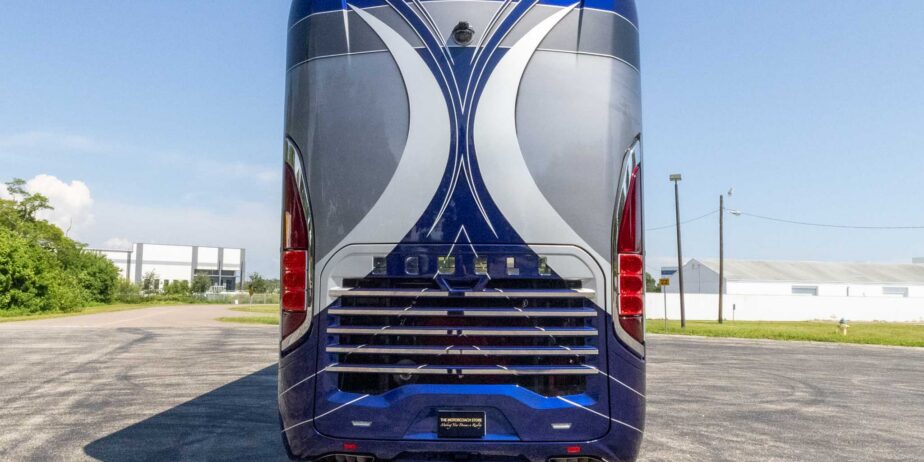 2024-Newell-P50-Exterior-SM-06