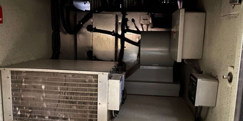 853905VNT-34-of-37-1