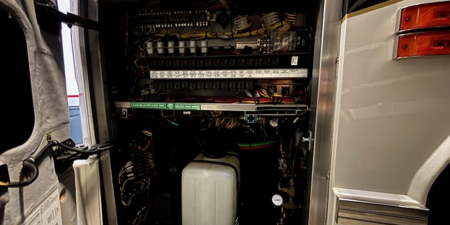 853905VNT-37-of-37-1